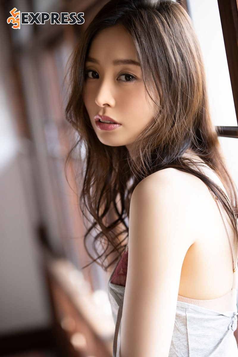 Natsume Iroha là ai