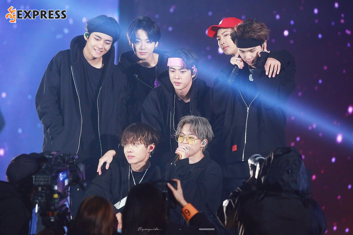 BTS trở thành một nhóm nhạc toàn diện và thành công vang dội.