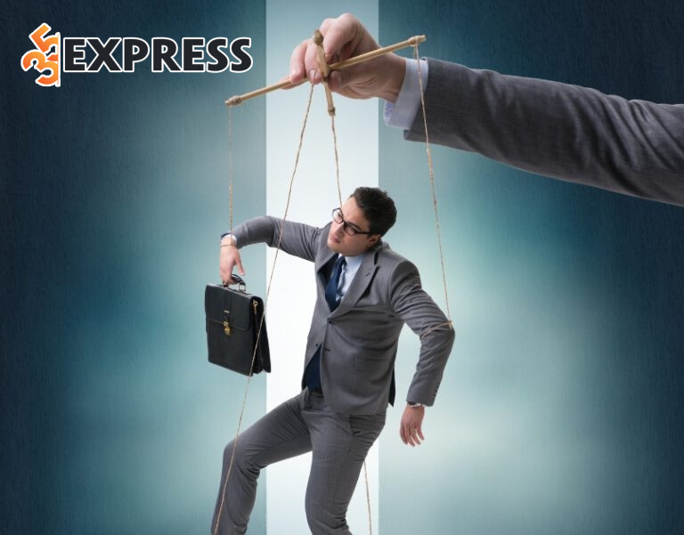 Bạn cần ý thức được xu hướng thao túng, ích kỷ và cố gắng kiểm soát chúng