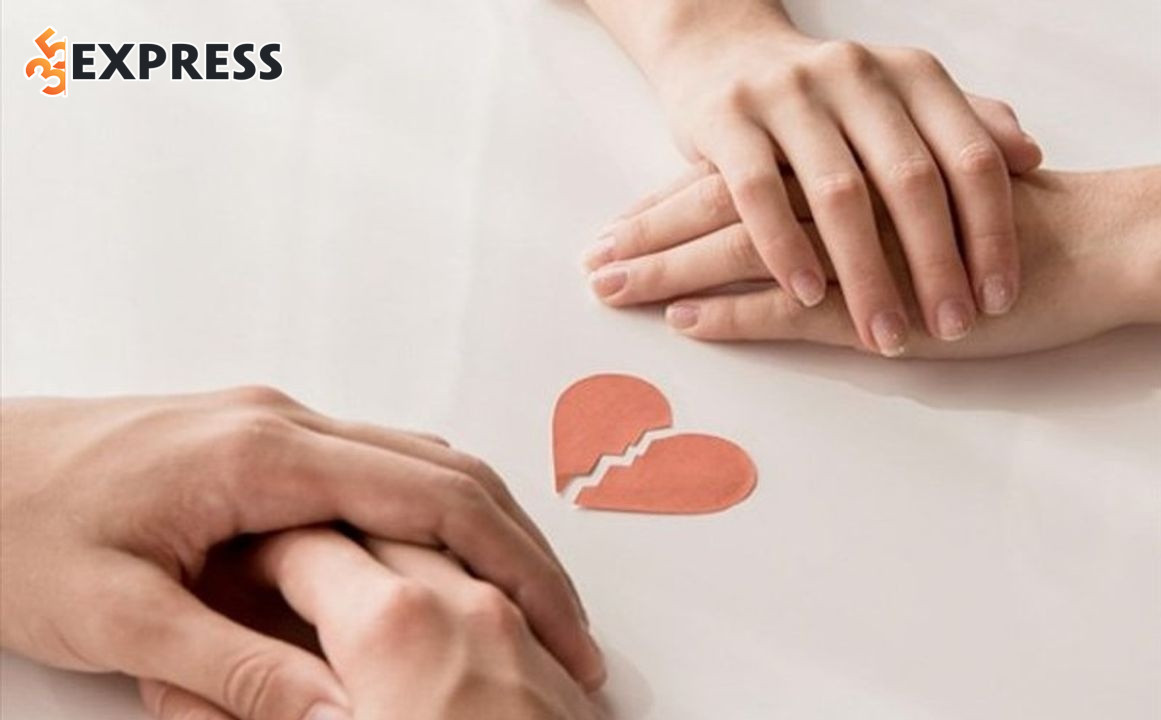 Bạn nên tìm đến bói bài khi nhận thấy những dấu hiệu rạn nứt tình cảm