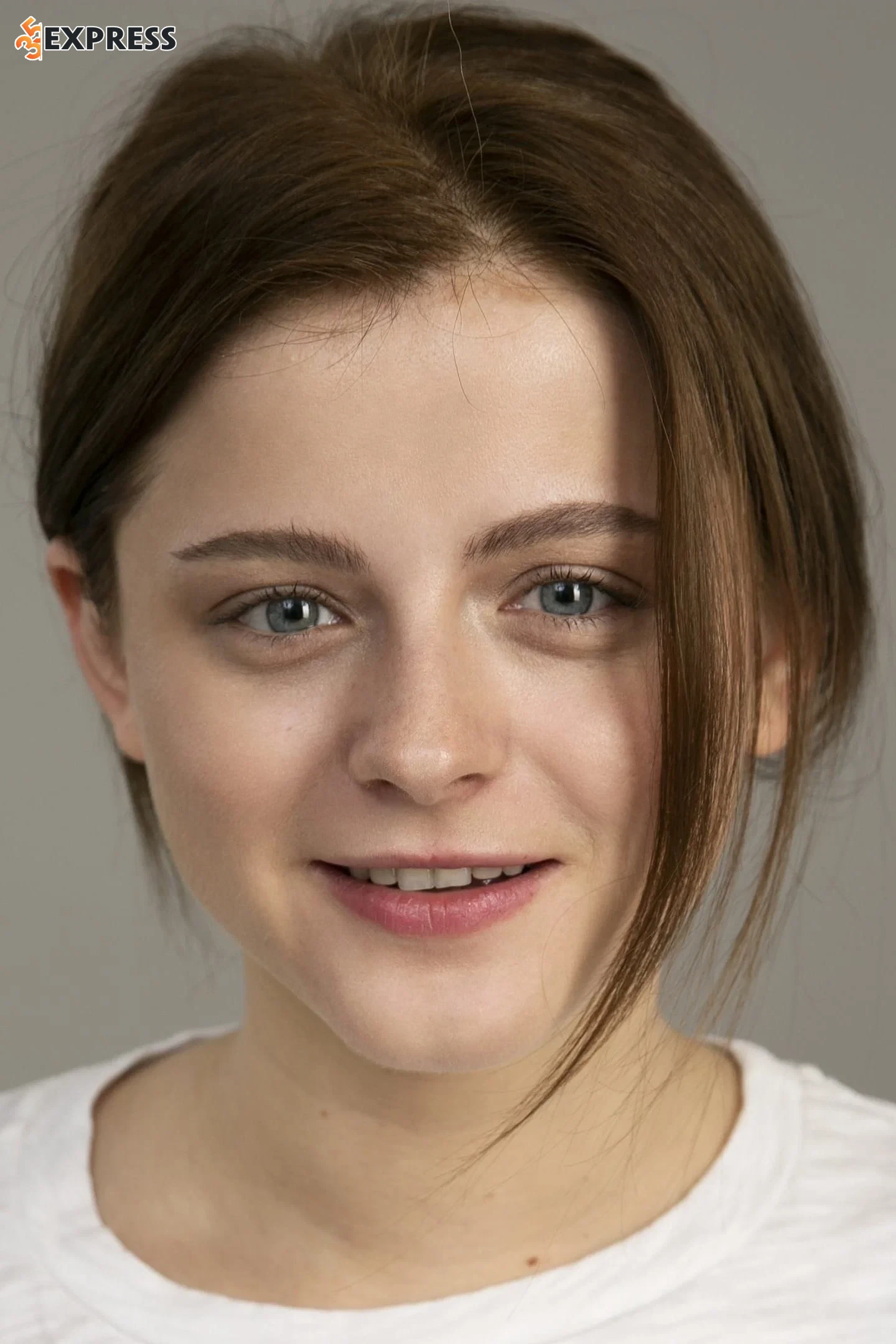 Bella Gray là ai