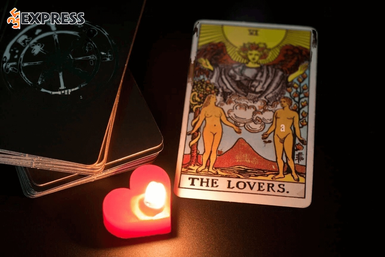 Bói bài Tarot tình yêu là gì?