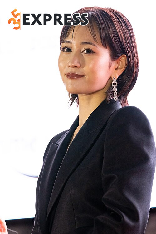 Cô sinh ra trong một gia đình bình thường tại Chiba.