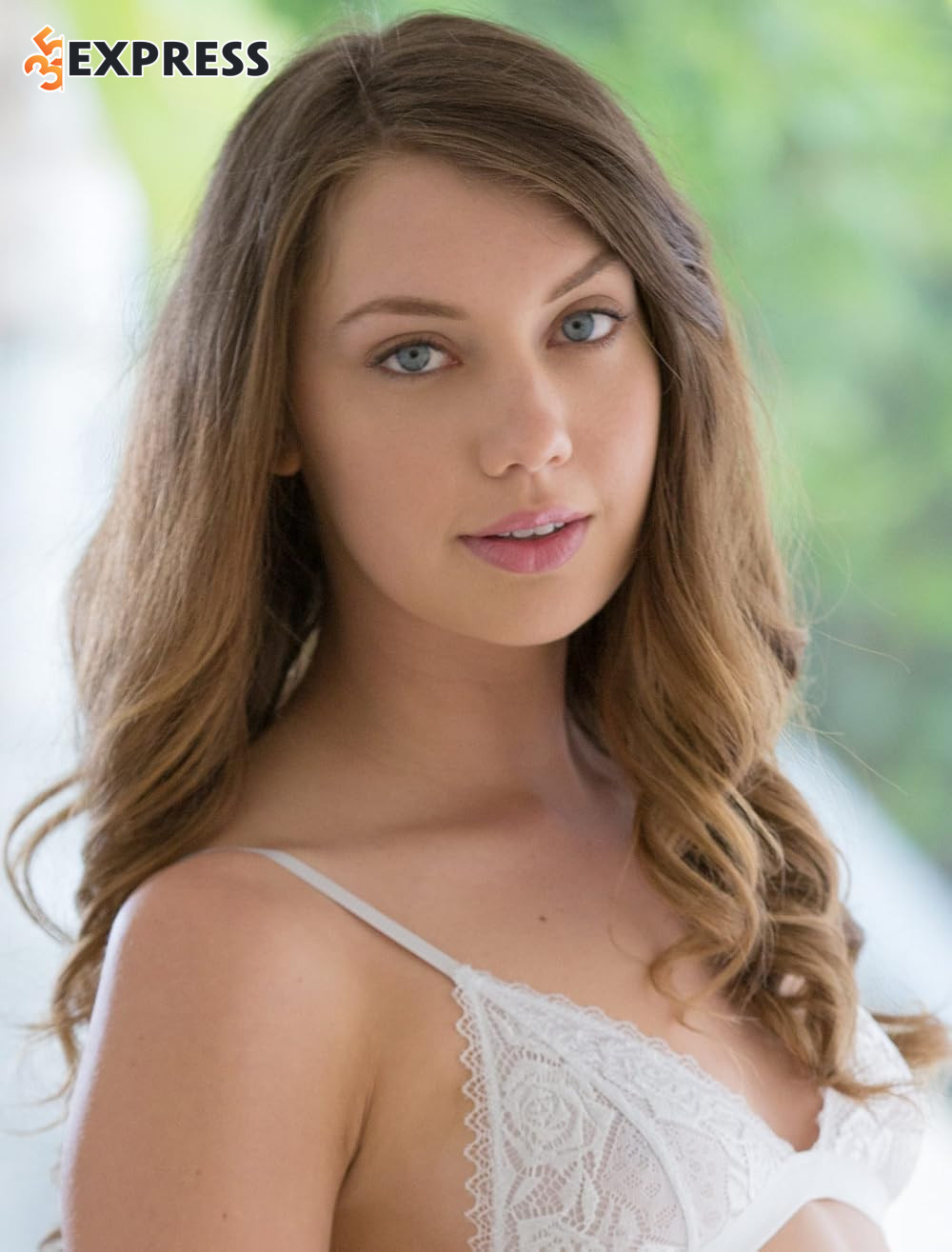 Hành trình sự nghiệp của Elena Kushka
