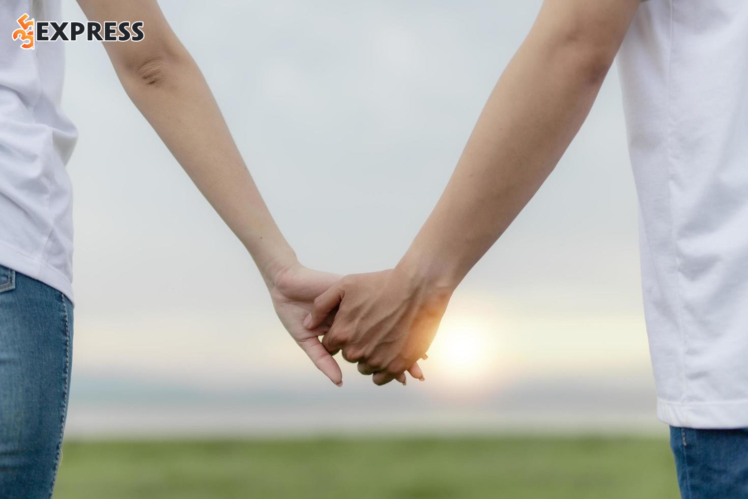 Luôn nắm tay vợ ở bất cứ đâu
