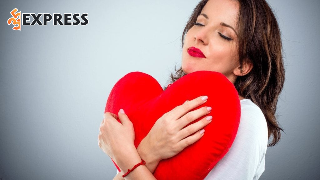 Lụy tình là một trạng thái cảm xúc mạnh mẽ, đau khổ và muốn níu kéo trong tình yêu