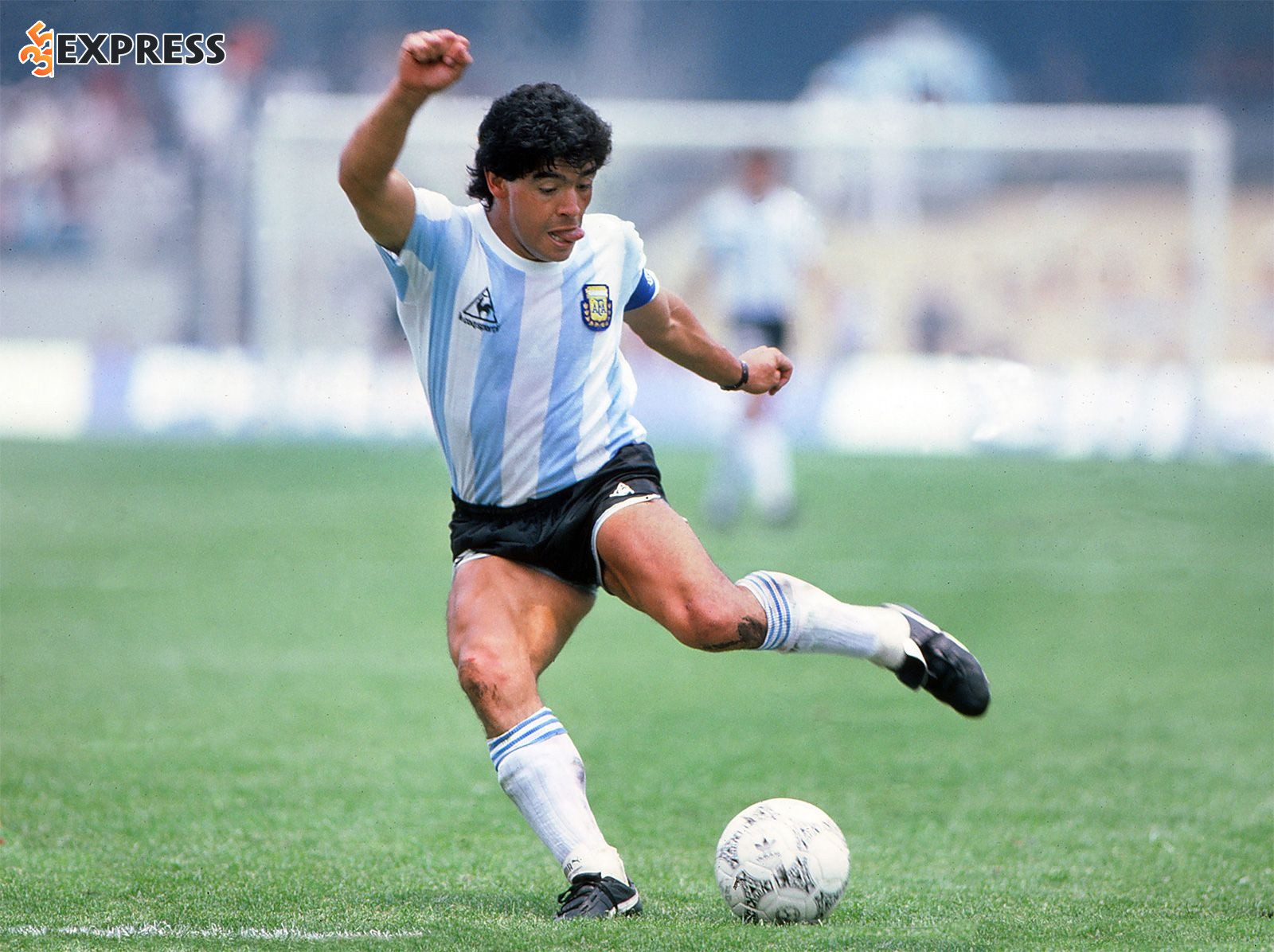 Maradona huyền thoại của Argentina là một người thuộc cung Bò Cạp