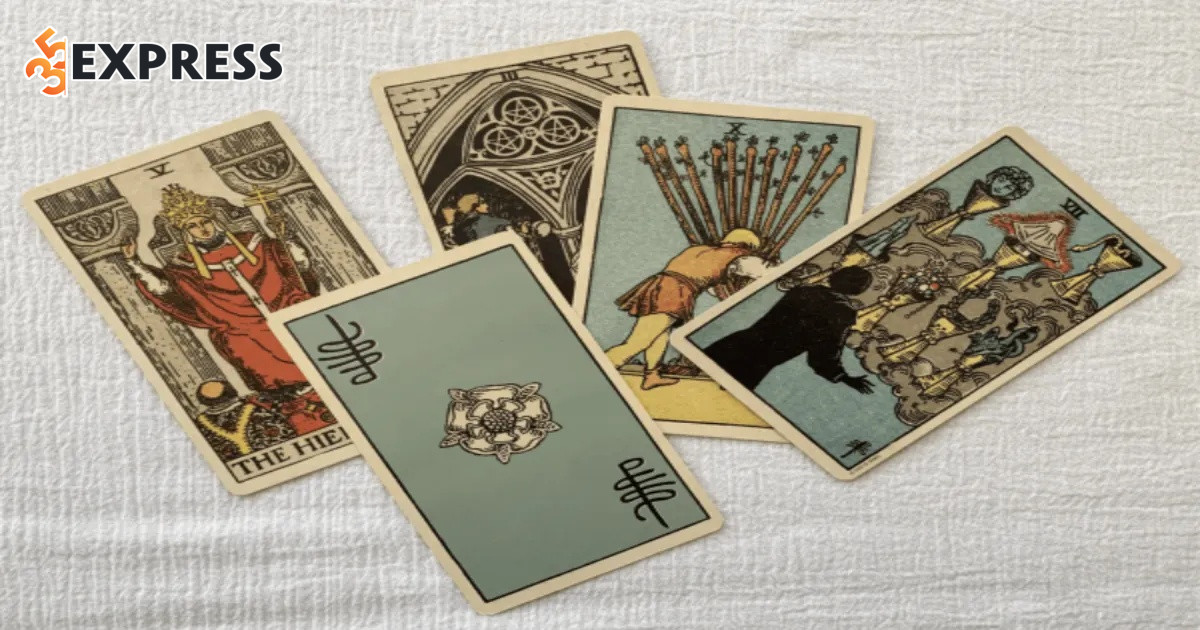 Tarot là gì?