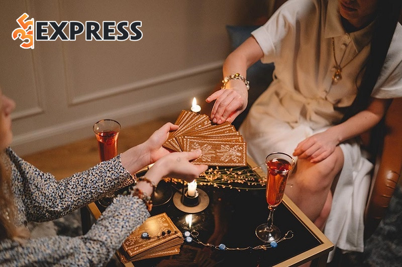 Tiêu chí lựa chọn người đọc Tarot (Tarot reader)