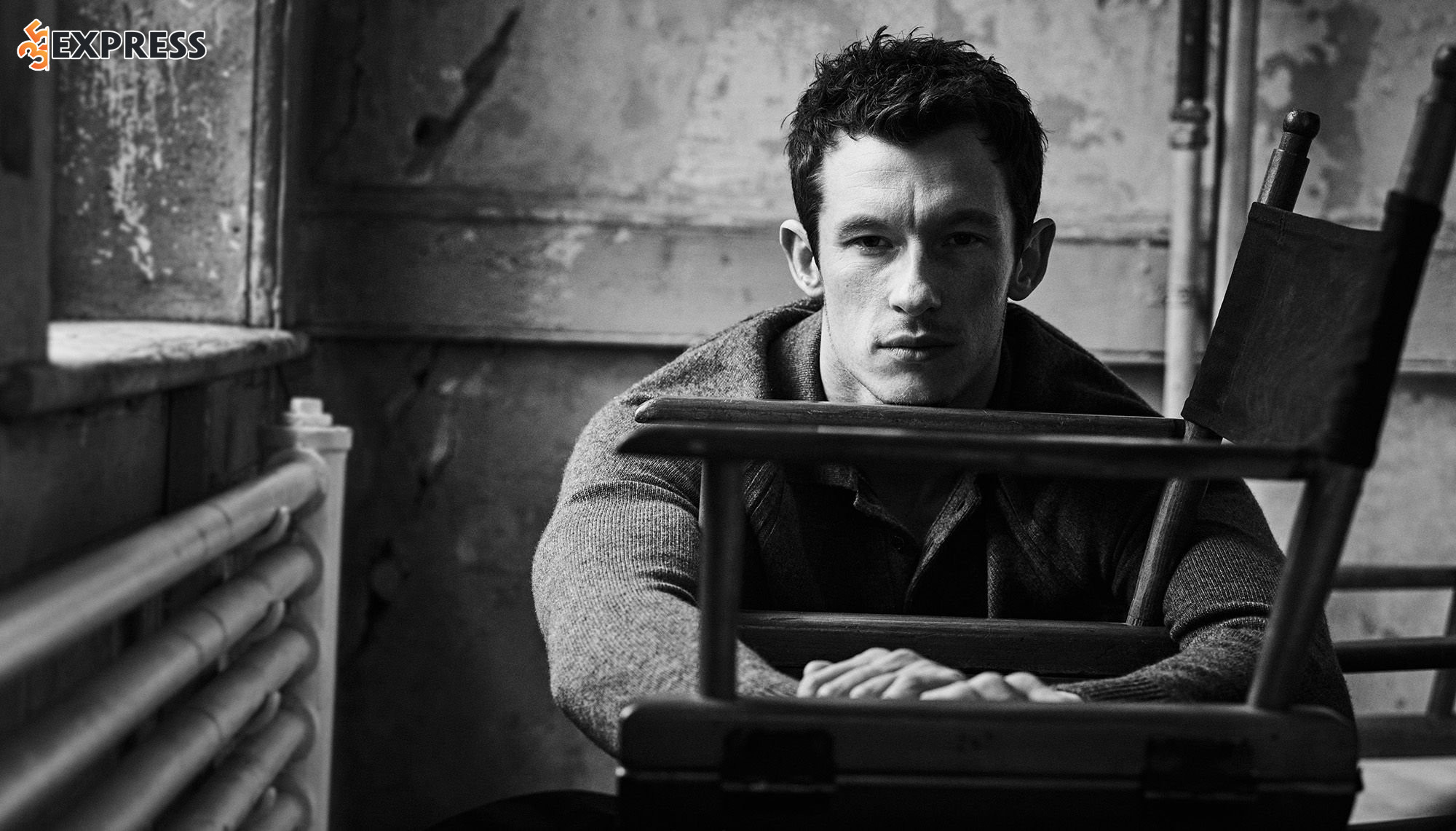 Callum Turner lớn lên trong một khu nhà ở xã hội tại Chelsea