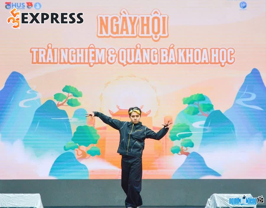 Đỗ Đình Long đã sở hữu một nền tảng học vấn vững chắc