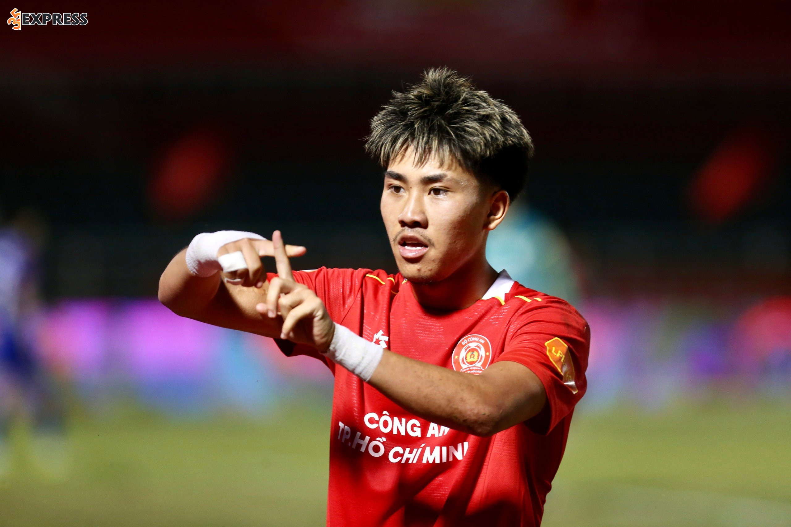 Khoa Ngô là người Việt kiều Úc