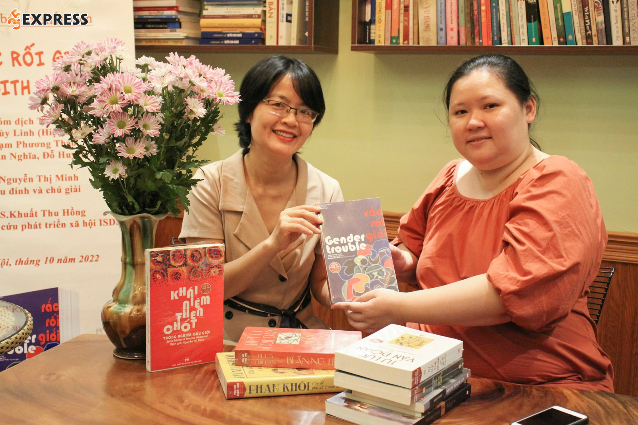 Hà Thủy Nguyên thành lập Book Hunter