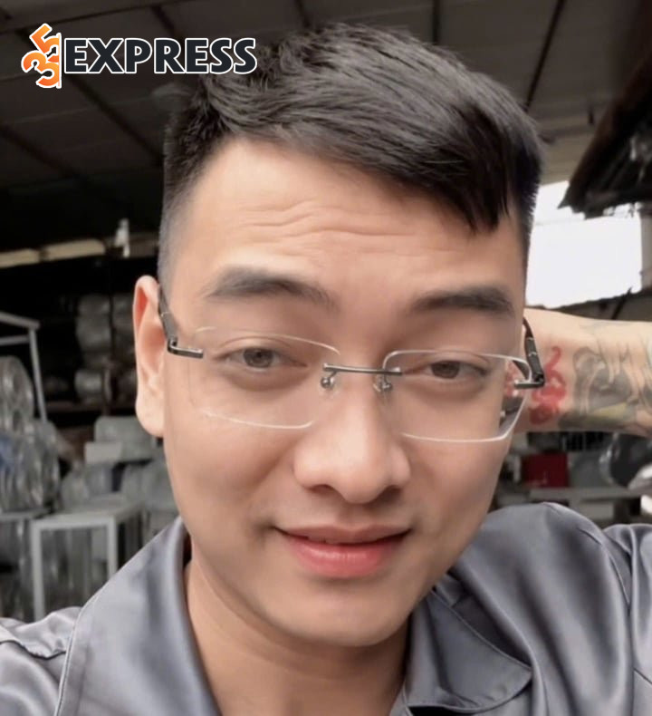 Hồ Văn Khoa sinh ra và lớn lên tại huyện Sóc Sơn, Hà Nội