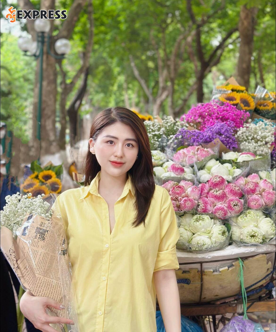 Huyền Trang sinh năm 1994 tại thủ đô Hà Nội