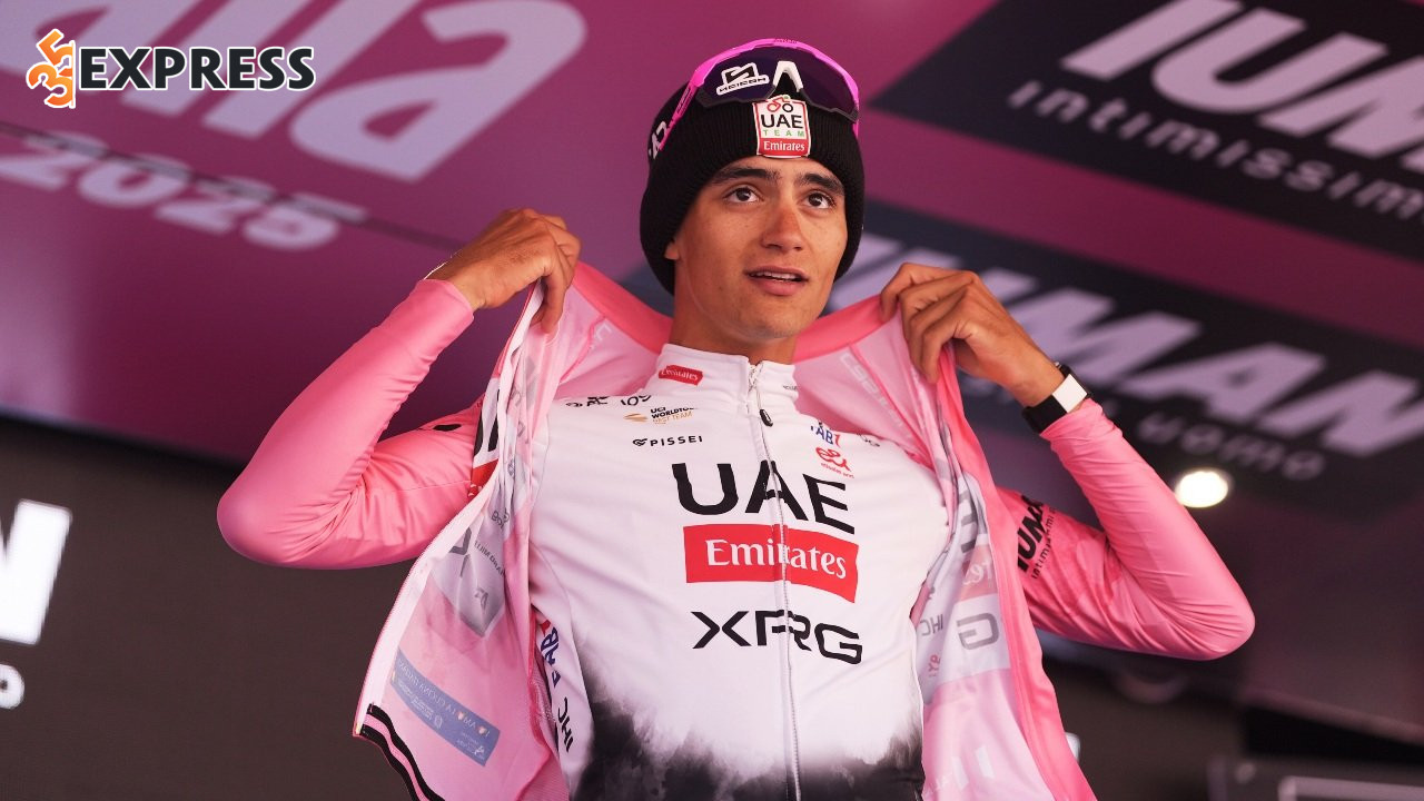 Isaac del Toro tại giải Giro d'Italia 2025