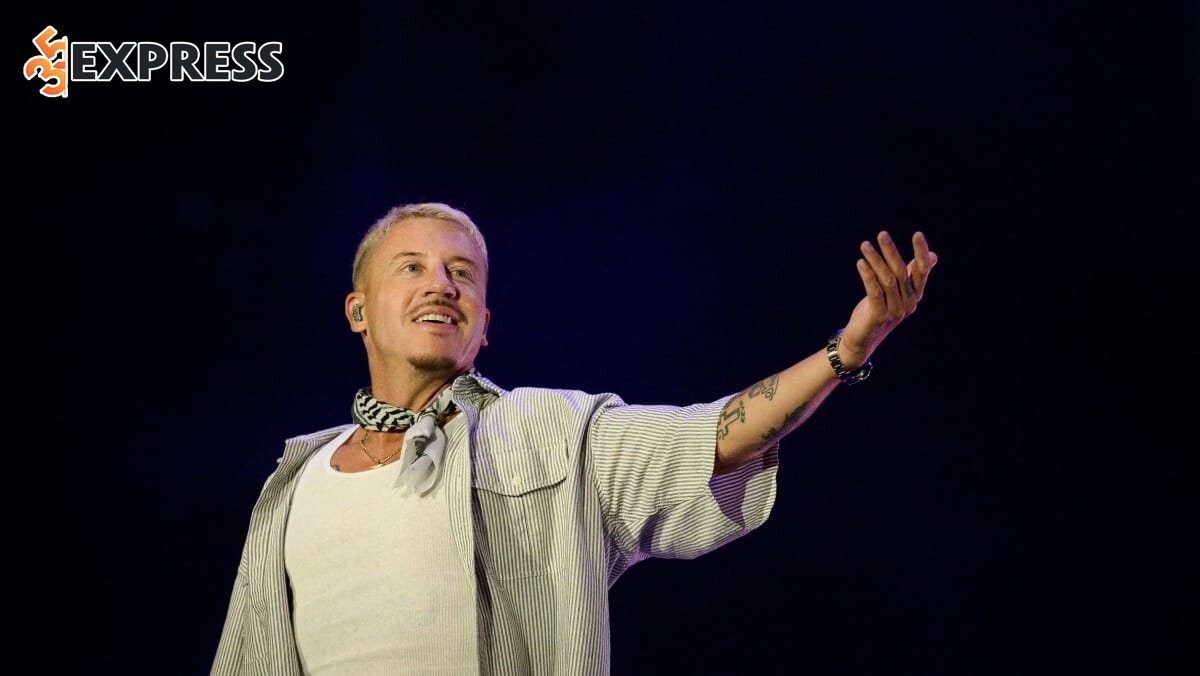 Macklemore sinh năm 1983 và lớn lên tại thành phố Seattle