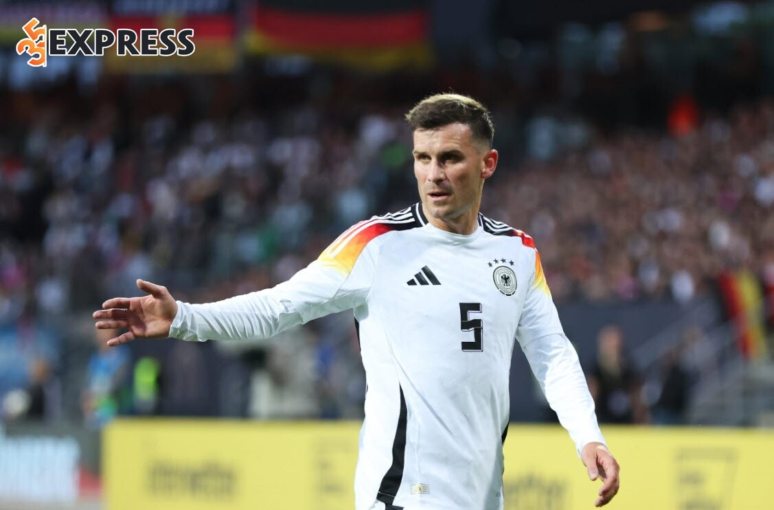 Pascal Groß là một cầu thủ bóng đá chuyên nghiệp người Đức