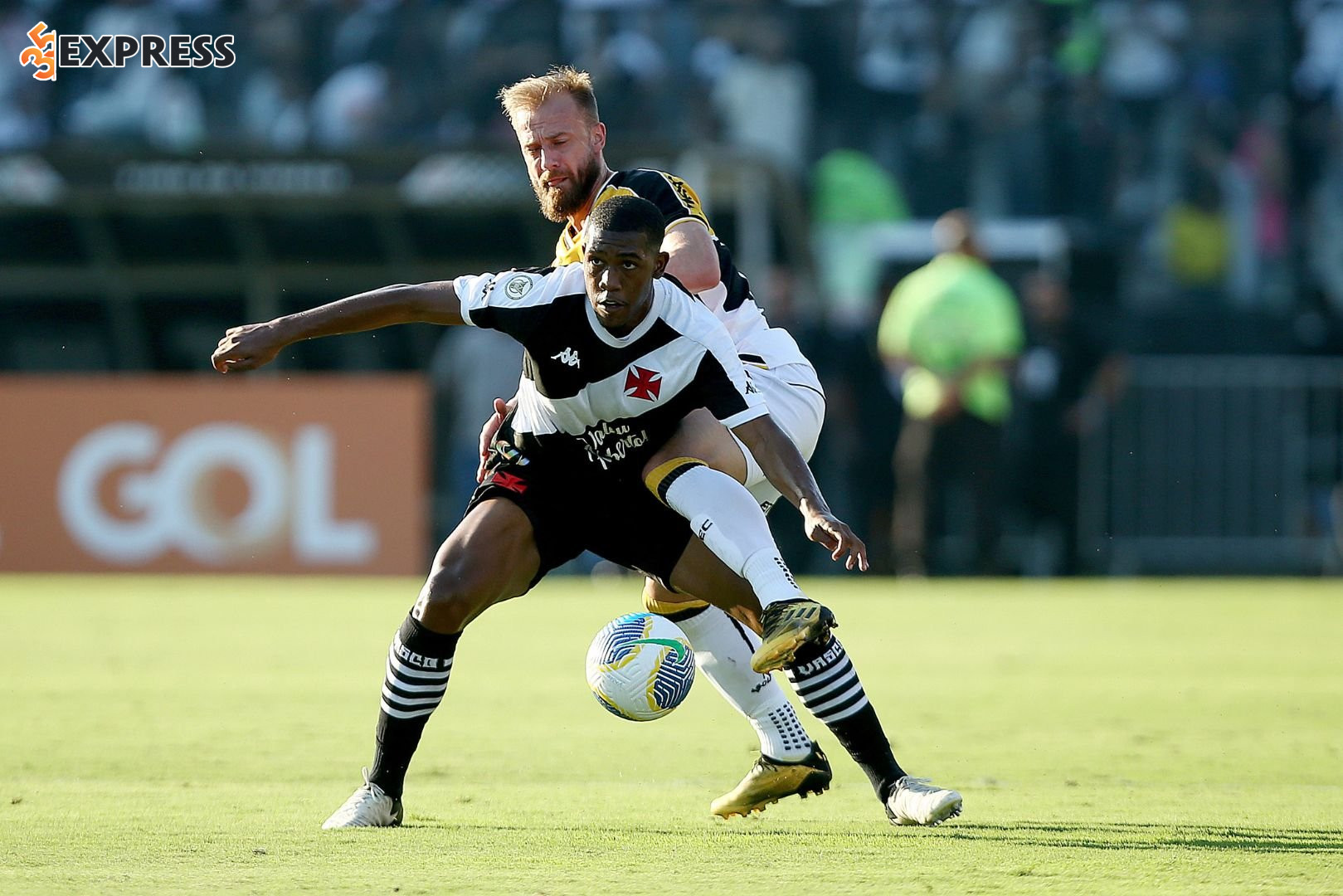 Rayan Vitor Simplício Rocha bắt đầu sự nghiệp bóng đá khi mới 6 tuổi