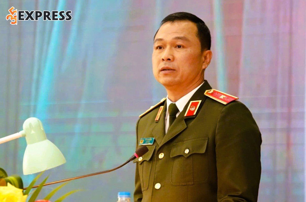 Tô Anh Dũng công tác tại Công an huyện Gia Lâm và Công an quận Long Biên