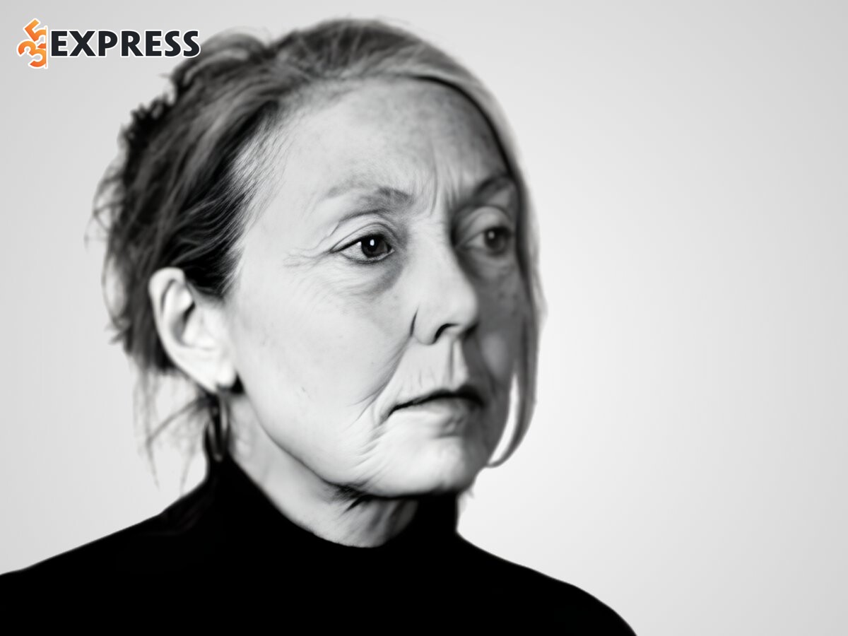 Anne Carson là ai