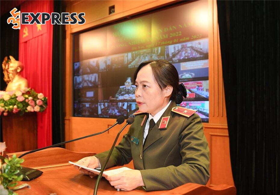 Bà Phạm Thị Lan Anh khởi đầu sự nghiệp với vai trò bác sĩ điều trị