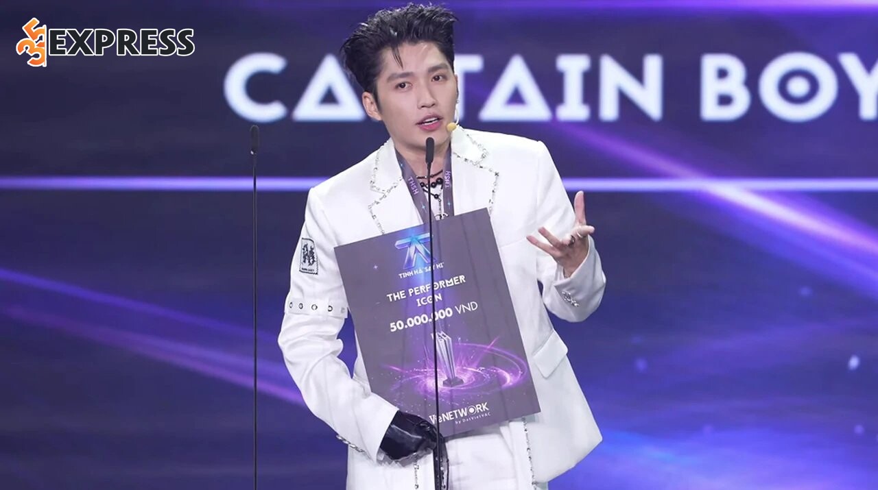 Cody Nam Võ giải thưởng The Performance Icon tại chương trình Tinh Hà Say Hi