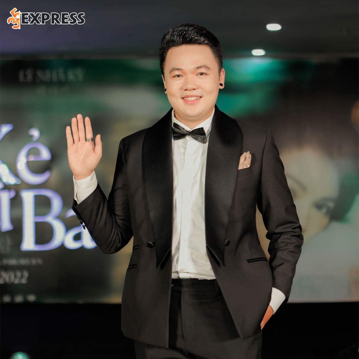 Đạo diễn Hoàng Khôi