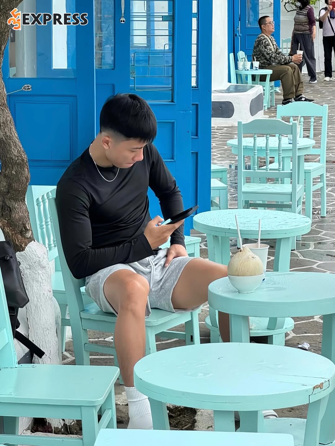 Dương Rô luôn tích lũy để sửa sang lại mái nhà cũ tại quê hương Nghệ An