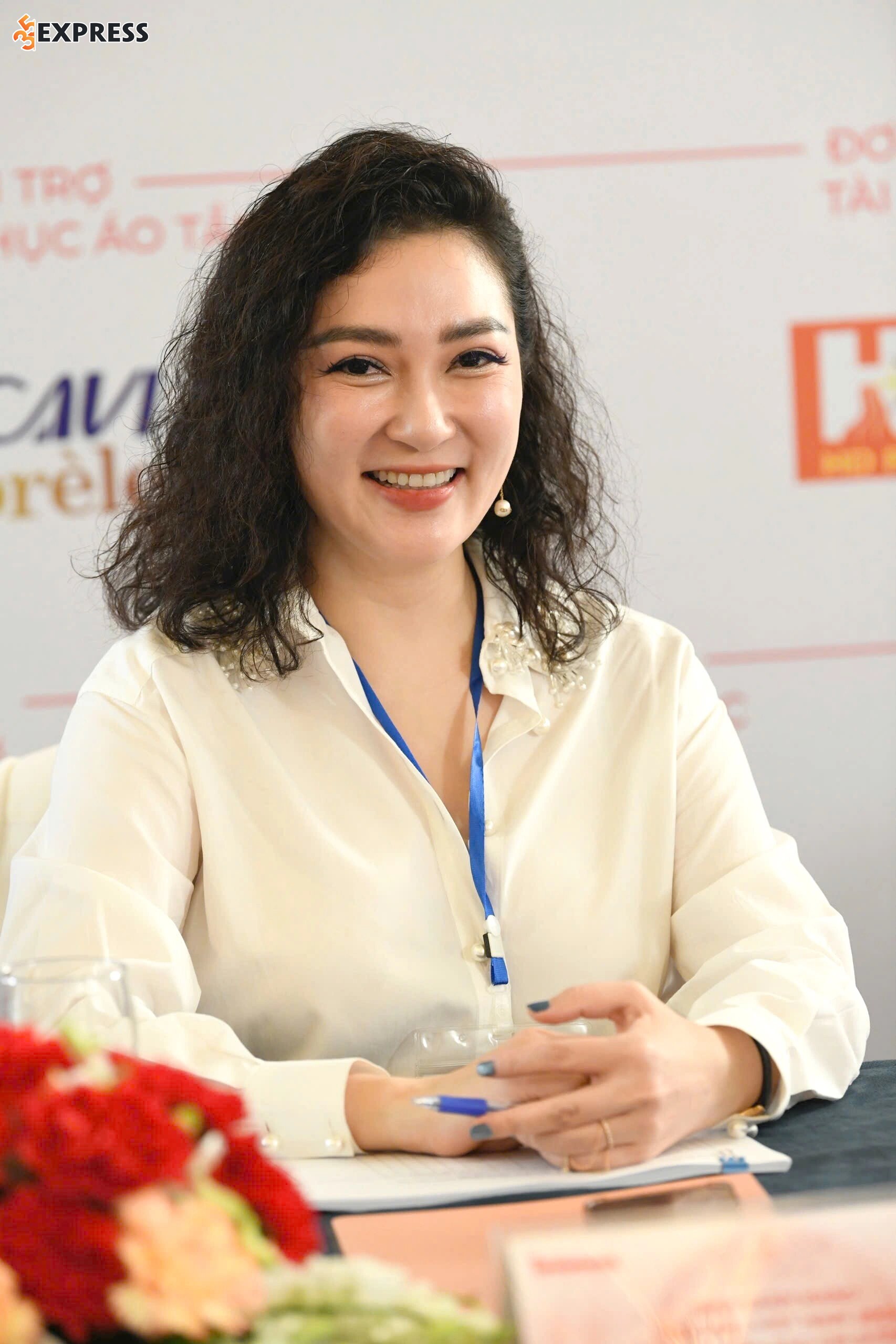 Hoa hậu Nguyễn Thị Huyền