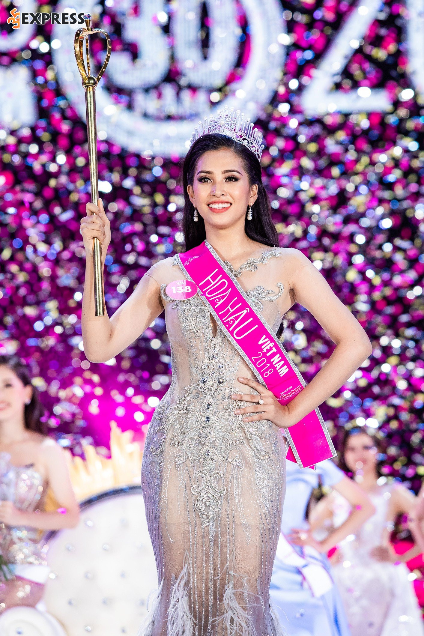 Người đẹp Tiểu Vy đăng quang Hoa hậu Việt Nam 2018